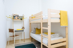 Bright Bunk Bed Room in Seville Historic Center, Seville